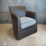 Tavern Swivel Chair - Image 3